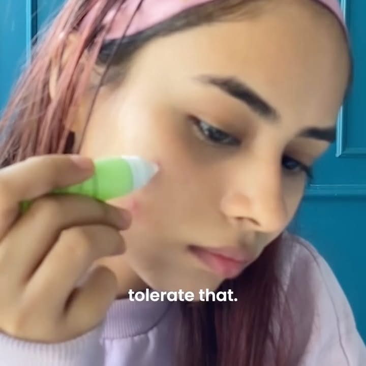Instagram post by @arshskin.etc for Foxtale. Caption reads: Quick fix with @foxtaleskin 

Skincare, acne....