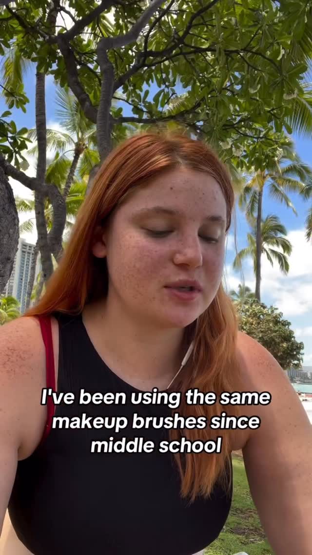 Instagram post by @amelia.g.milne for IT Cosmetics. Caption reads: I LOVE THE BEACH @itcosmetics.