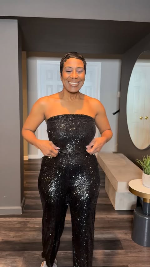 Instagram post by @itsjacqueblue for Marc Jacobs. Caption reads: [...] @macys.  My fragrance for tonight....