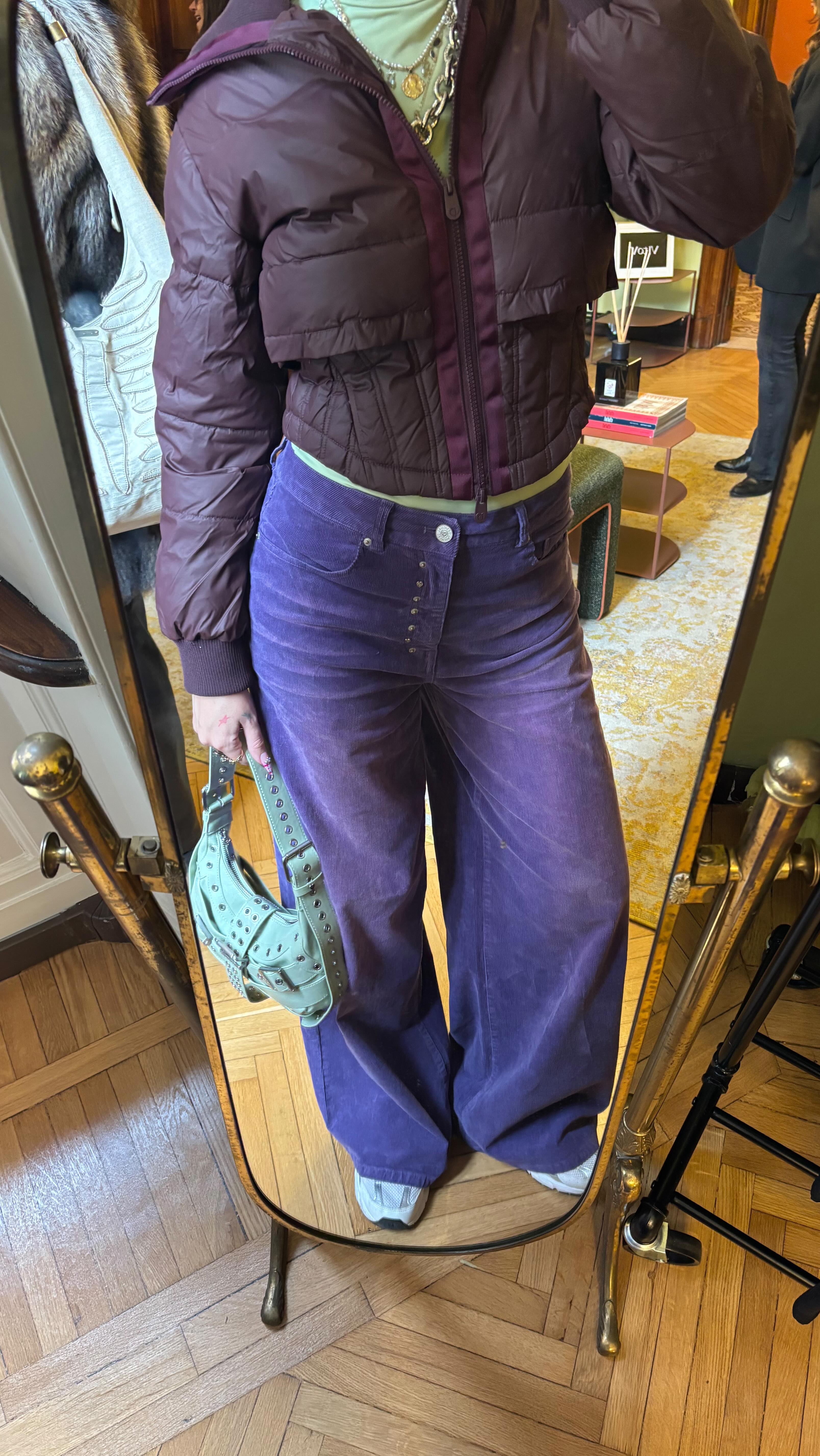 Instagram post by @soup4.ever for Desigual. Caption reads: shhh mi sto vestendo 🤫

#dailycolorsoup #asmr....