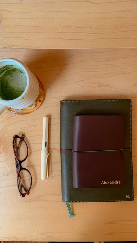 Instagram post by @twirlingpages for paper republic. Caption reads: [...] using TWIRLINGPR30 💌 #ad #mypaperrepublic.