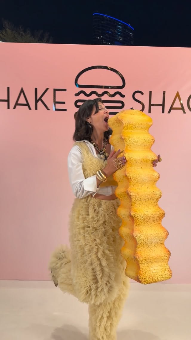 Instagram post by @yasminyousri_ for Shake Shack. Caption reads: White Truffle Experience 
@shakeshackme.