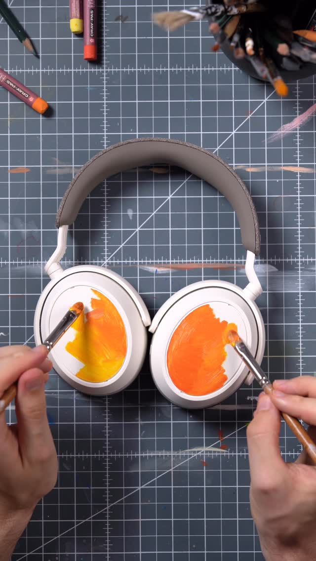 Instagram post by @samy_loewe for Sennheiser. Caption reads: GIVEAWAY 😍🎉 Advertisement I You still have the....