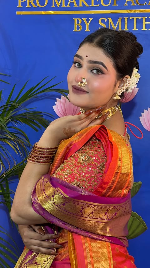 Instagram post by @pro_makeup_academmy_by_smitha for Daily Life Forever 52. Caption reads: Comment GLOW for the link✨✨ One moisturiser, every....