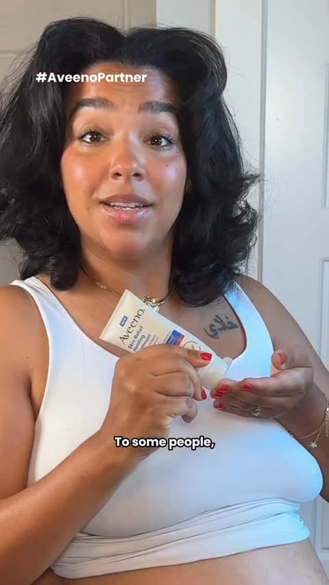 Instagram post by @jadegodbolt for Aveeno. Caption reads: #AveenoPartner Every strong mama wears her stretch....