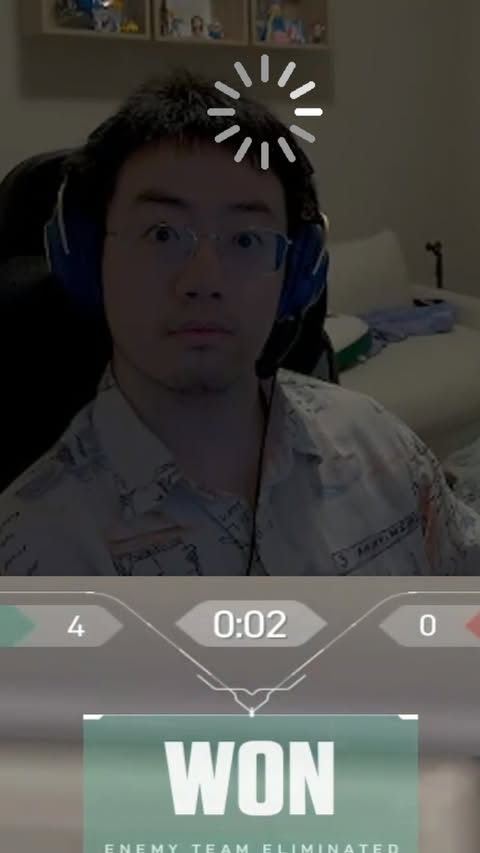 Instagram post by @agoldomen_ for Razer. Caption reads: how to properly one tap with @razer #valorant....