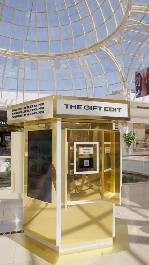 Instagram post by @isaacquaynor for Chadstone. Caption reads: Christmas shopping made easy with Santa’s Little....