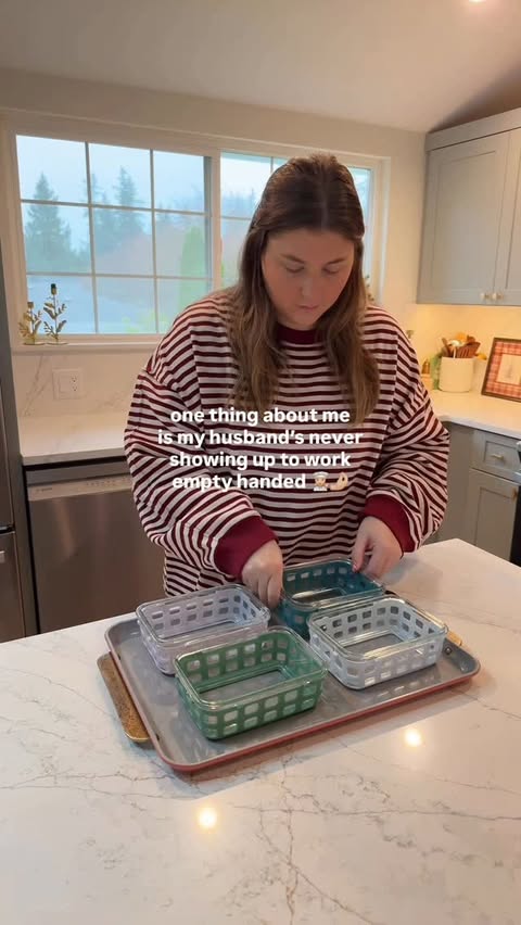 Instagram post by @caileeeeats for Ello Products. Caption reads: baking this straight in my @elloproducts....