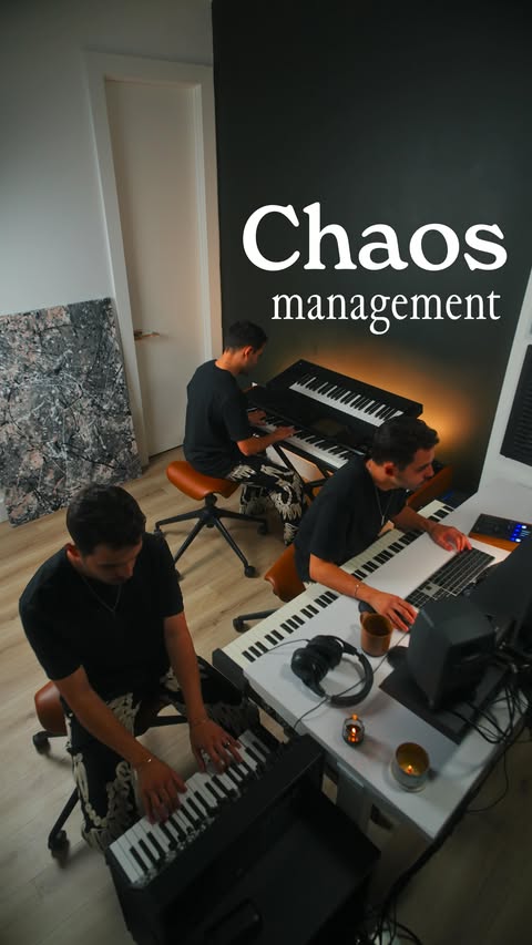 Instagram post by @jpdussan for Notion. Caption reads: [...] chaos in my world

start building with....