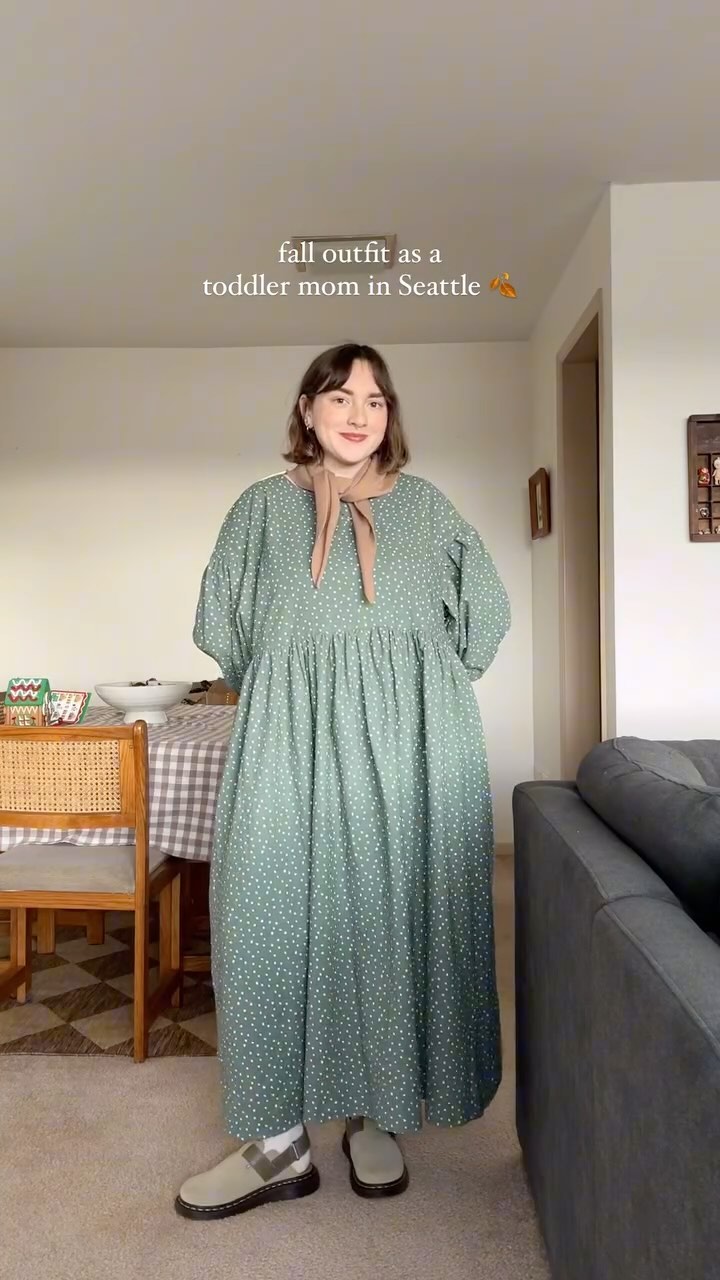 Instagram post by @brittanyboyack for Tradlands. Caption reads: outfit details❣️

dress- @tradlands “BRITTANY30”....