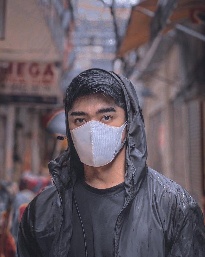 Instagram post by @neilakunis for AIRINUM. Caption reads: Nowadays, it's not always easy to determine the....