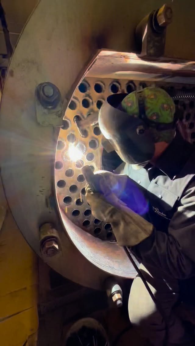 Instagram post by @r_nierop for Lincoln Electric. Caption reads: Today’s tip is The right tools for the job, one....