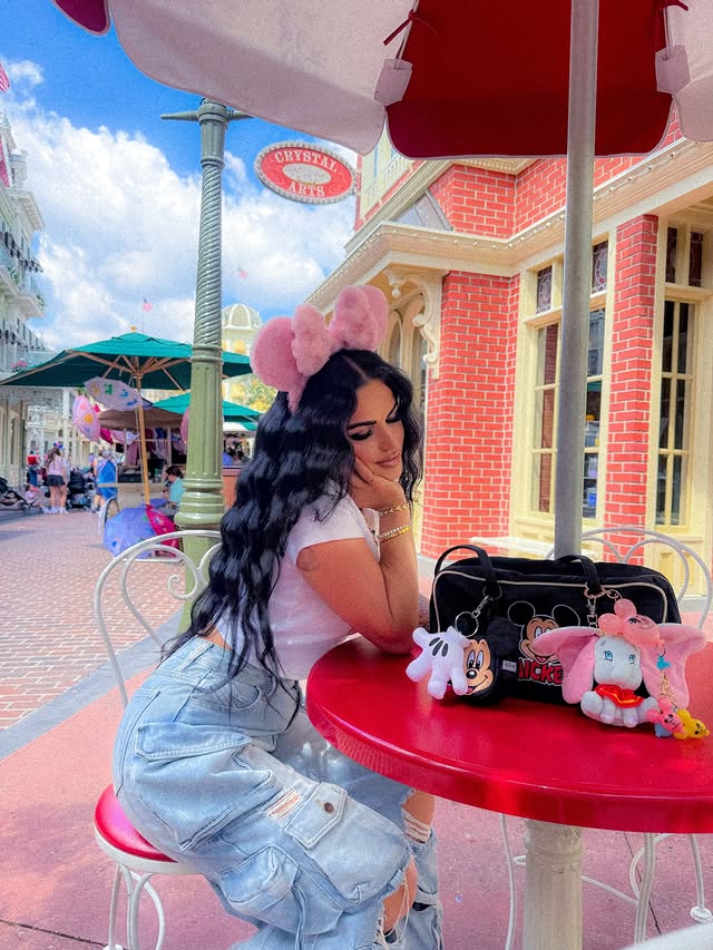 Instagram post by @bayslifestyleee for Disney Style. Caption reads: [...] by pixie dust 🧚🏻‍♀️✨ #disneyoutfit....