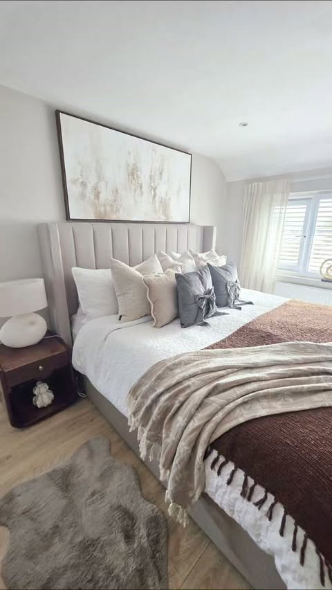 Instagram post by @welcometoourhome21 for DUSK. Caption reads: [...] bedroom 🥰 *Previously gifted items from....