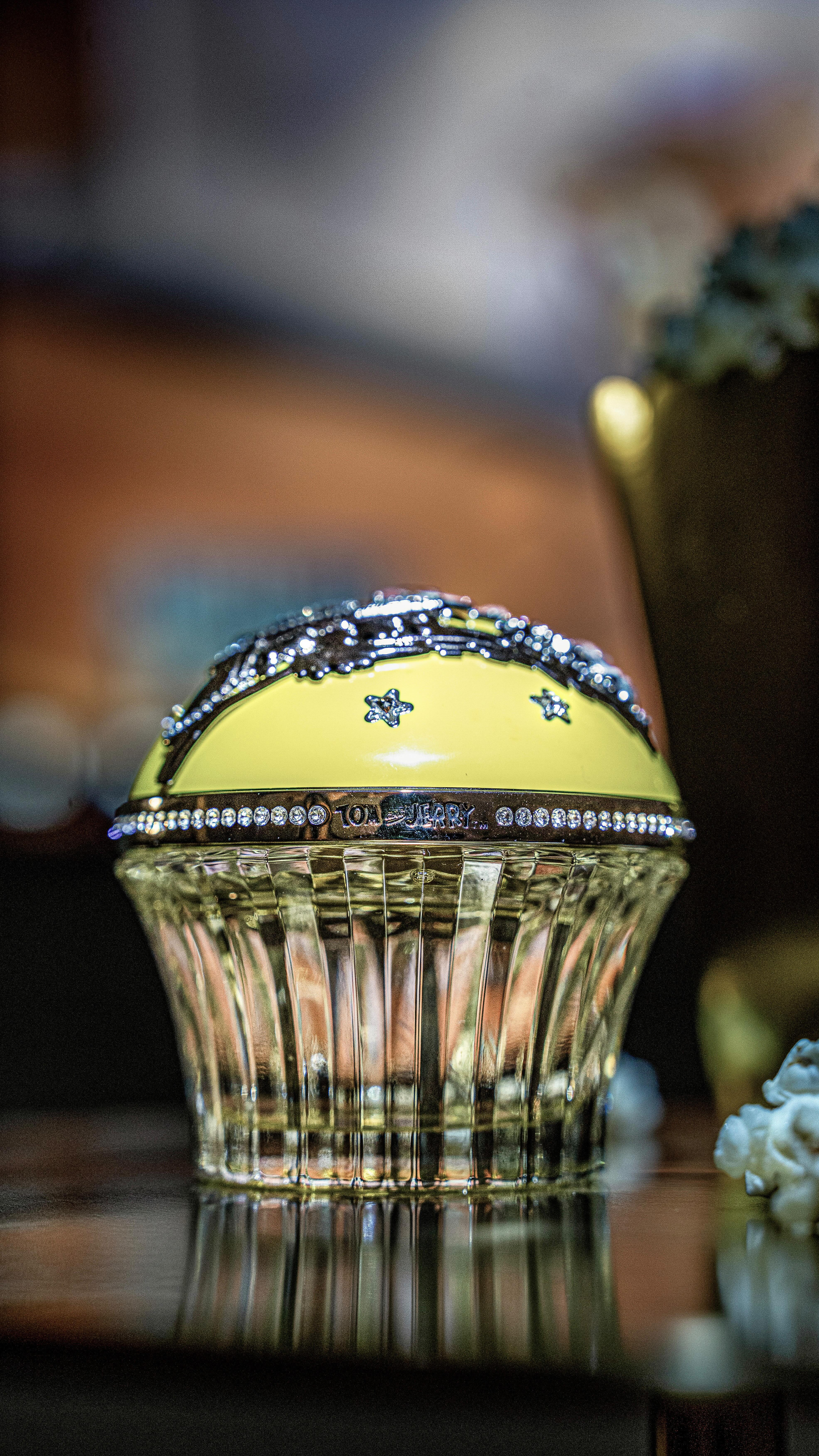 Instagram post by @tamta.iremashvili for House Of Sillage. Caption reads: [...] clearly approves the scent 🐾....