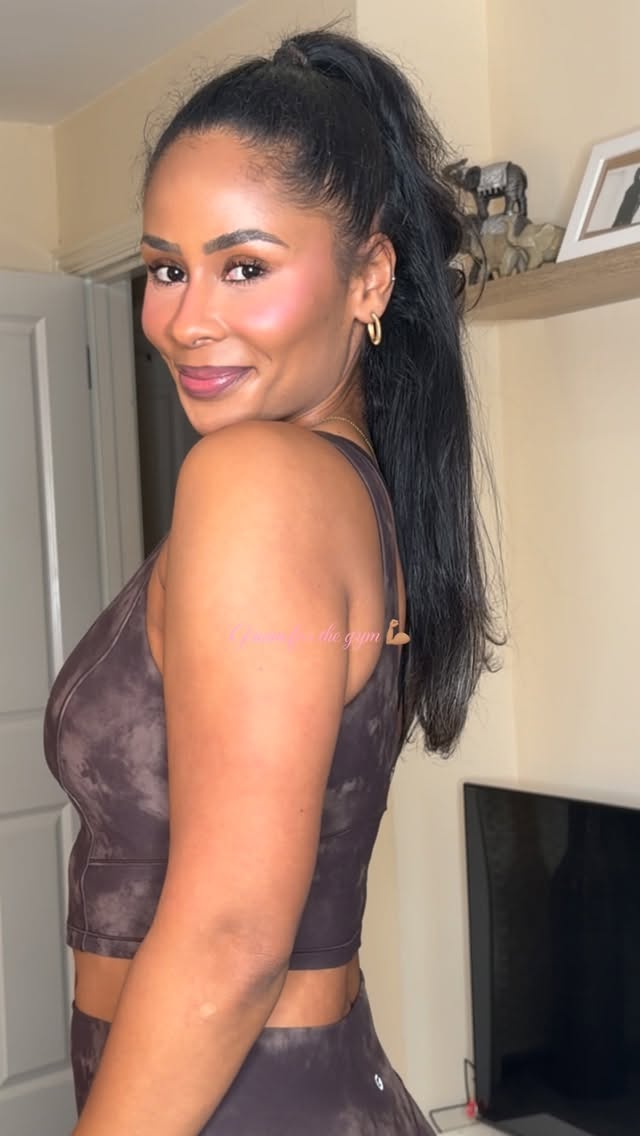 Instagram post by @monaxliza for Glowmode. Caption reads: GRWM for the gym 🐻🐷 @glowmode_official....