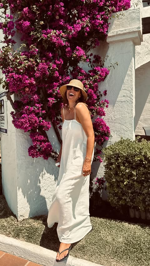 Instagram post by @thelaurasummers for River Island. Caption reads: Comment SHOP for the links ✨✨✨ Holiday outfits....
