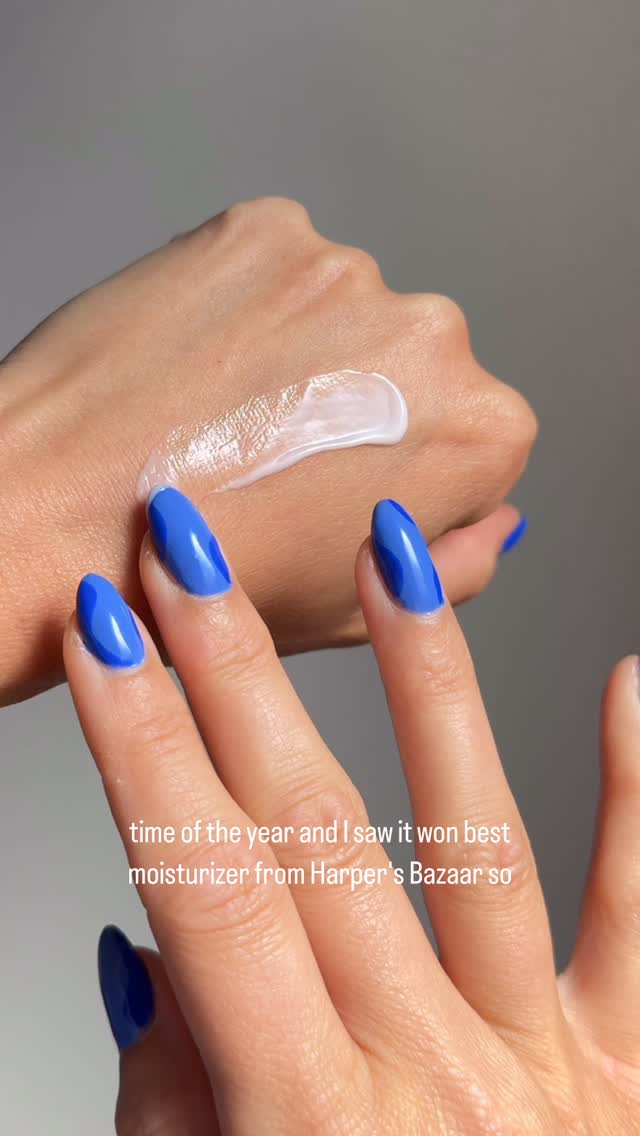 Instagram post by @sarah_louwho for StriVectin. Caption reads: LOVING my new daily moisturizer!

This is the new....