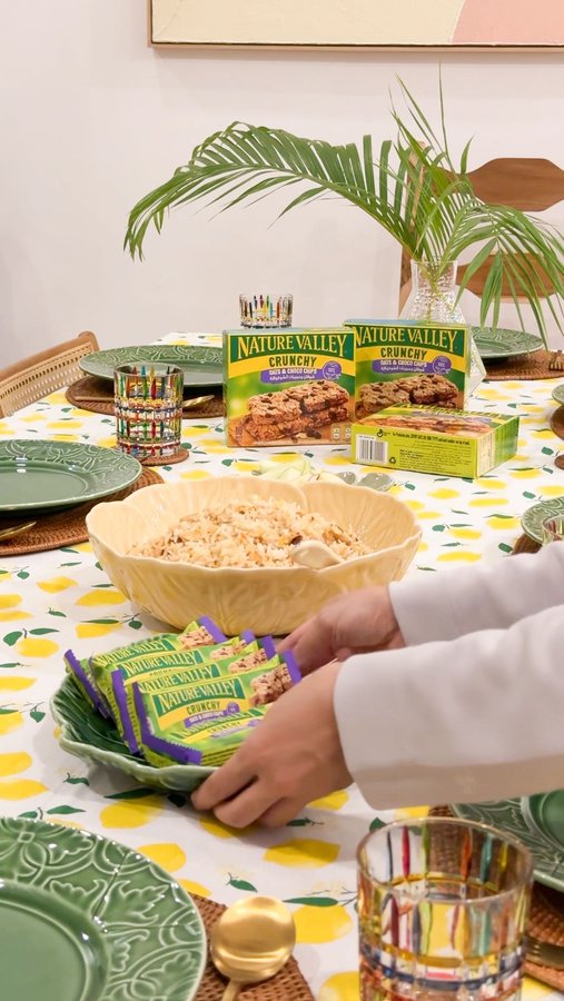 Instagram post by @dinashuz for Nature Valley. Caption reads: Simple sahur routine kami anak beranak beginilah.....