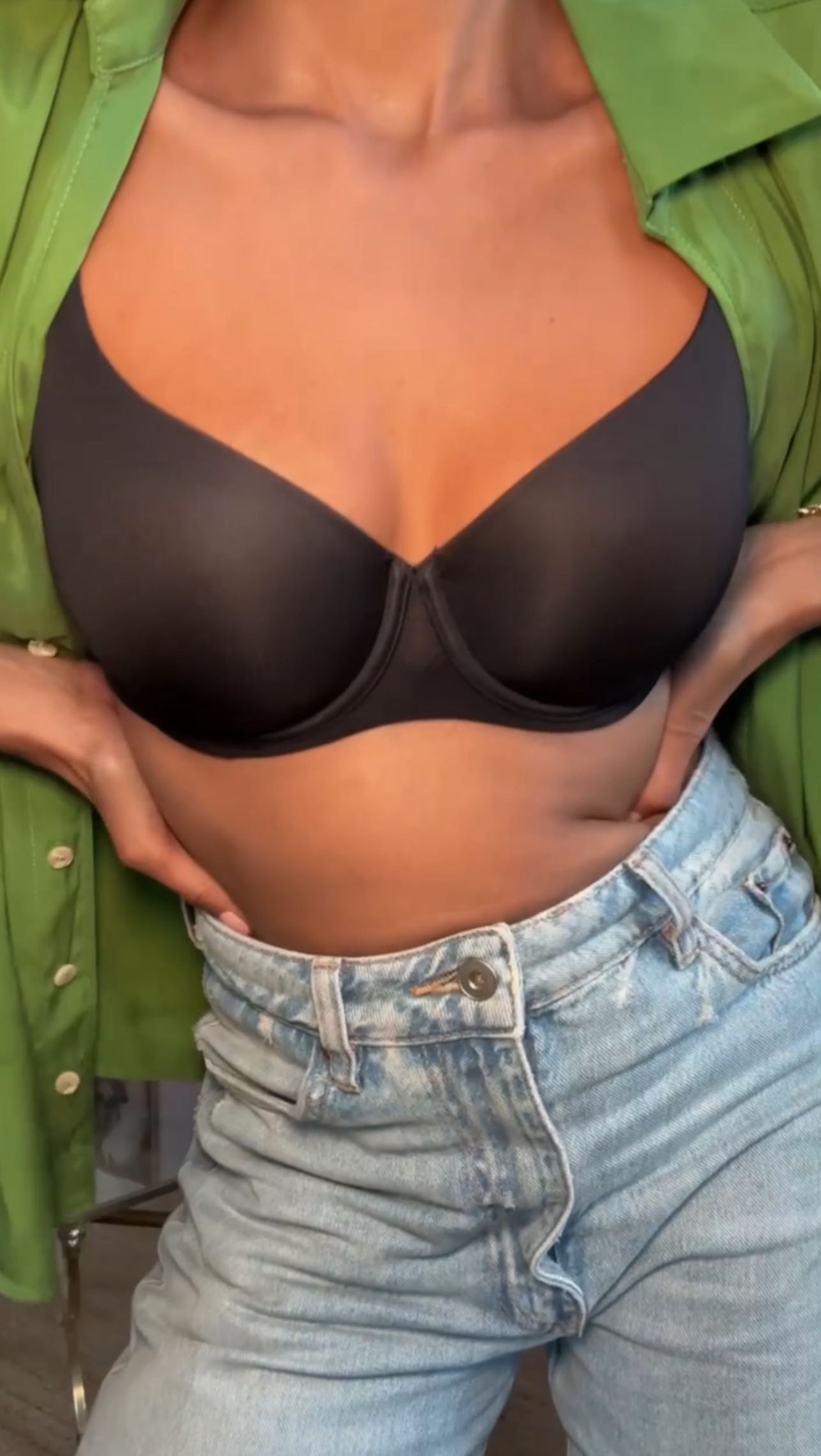 Instagram post by @dileinybaron for ThirdLove. Caption reads: Lately, my body’s been serving hot flash energy…....