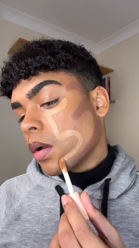 Instagram post by @ryanbournex for HNB Cosmetics. Caption reads: Trying out the 53 contour method, this makeup hack....