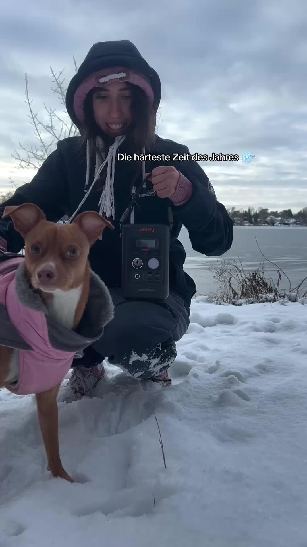 TikTok post by @jaaaminaaa for Jackery. Caption reads: Diese Woche wird sehr frostig 🥶|@Jackery Direct ....
