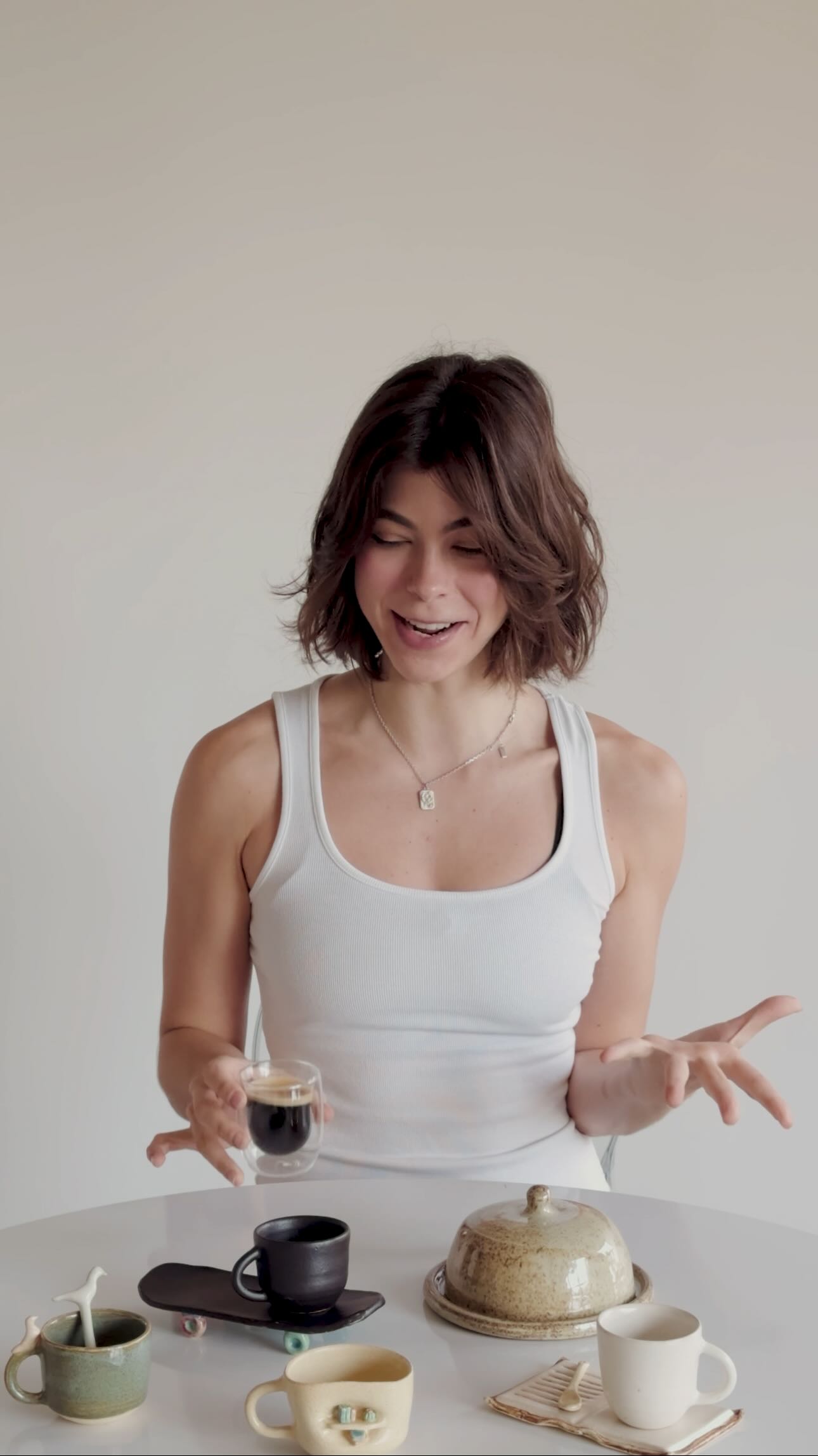 Instagram post by @camiviseu for NESCAFÉ. Caption reads: NESCAFÉ Farmers Origins me desafiou a criar seis....