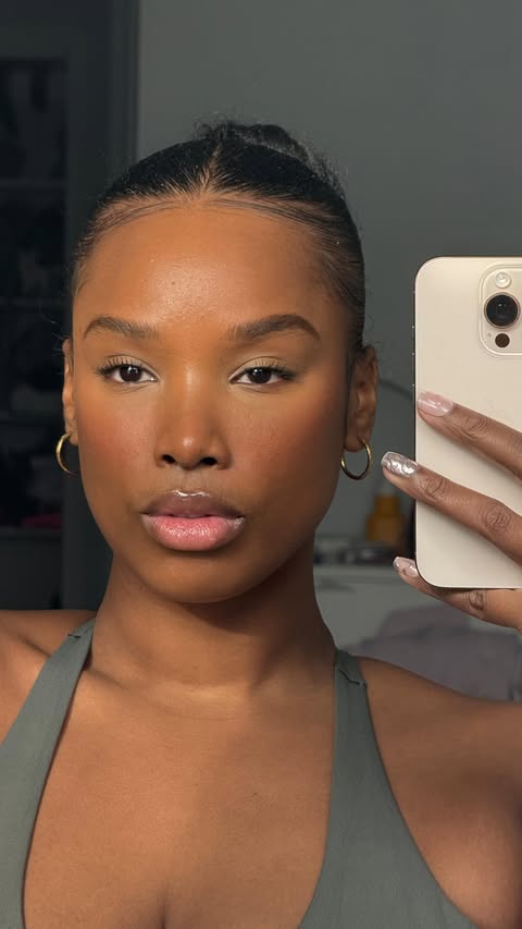 Instagram post by @qiqi for Degree. Caption reads: #DegreePartner  Men stink. So this holiday [...].