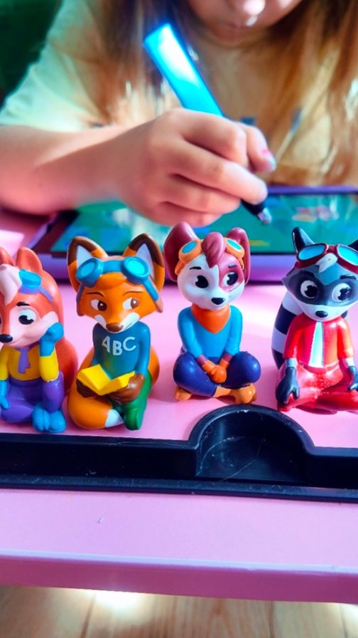 Instagram post by @moonlitmaddyx for EDURINO. Caption reads: Ad if you've got a school starter this year make....