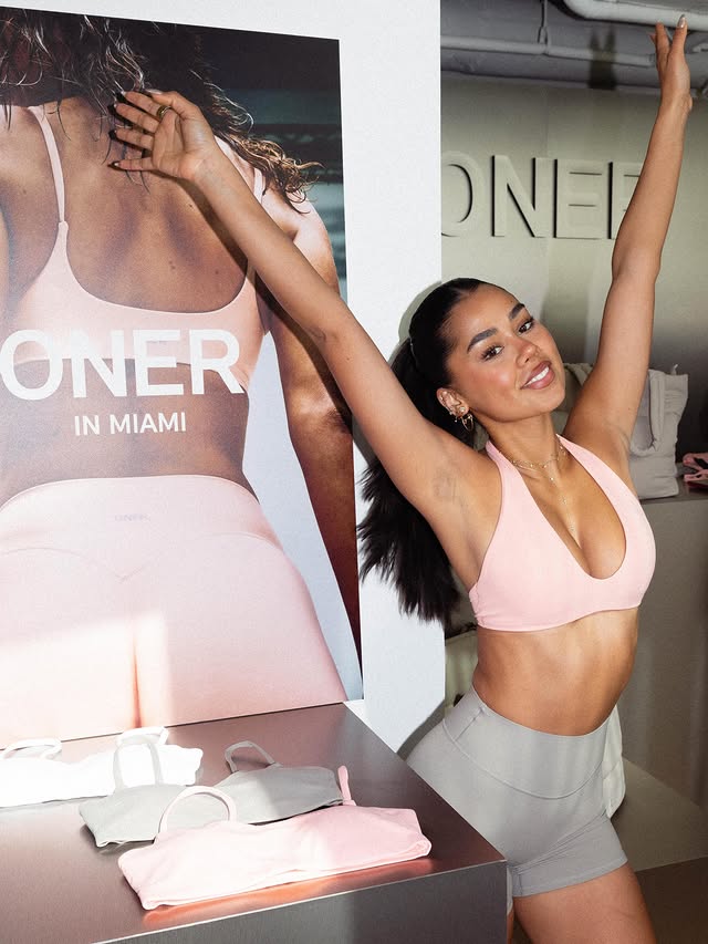 Instagram post by @lizbethponceh for Oner Active. Caption reads: best morning ever with my @oneractive fam 🥹🌟 #ad.