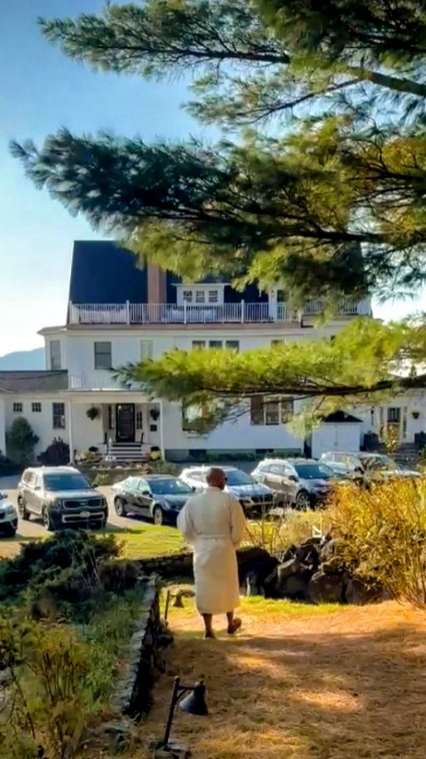 Instagram post by @2traveldads for Visit Maine. Caption reads: SAVE THIS for when you want to plan a luxe getaway....