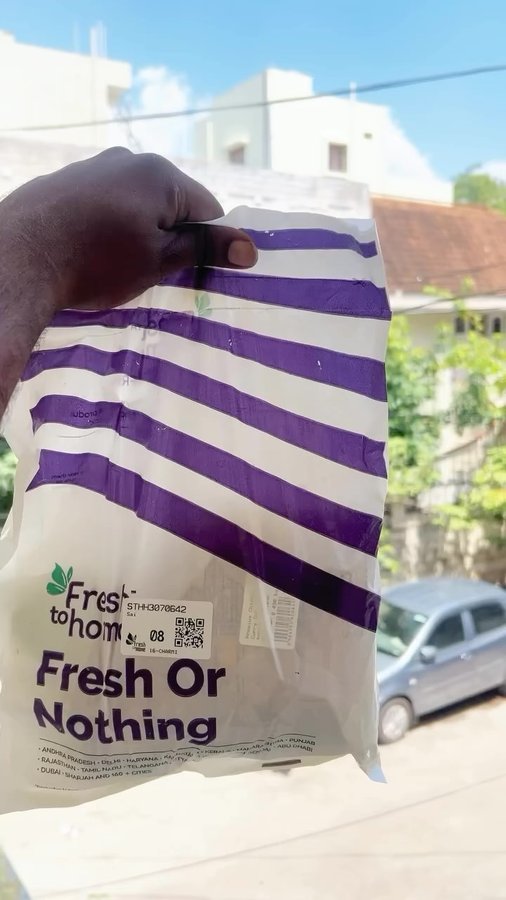 Instagram post by @pakkatelanganabites for freshtohome. Caption reads: [...] cashback 

#ad 

APP LINK IN....