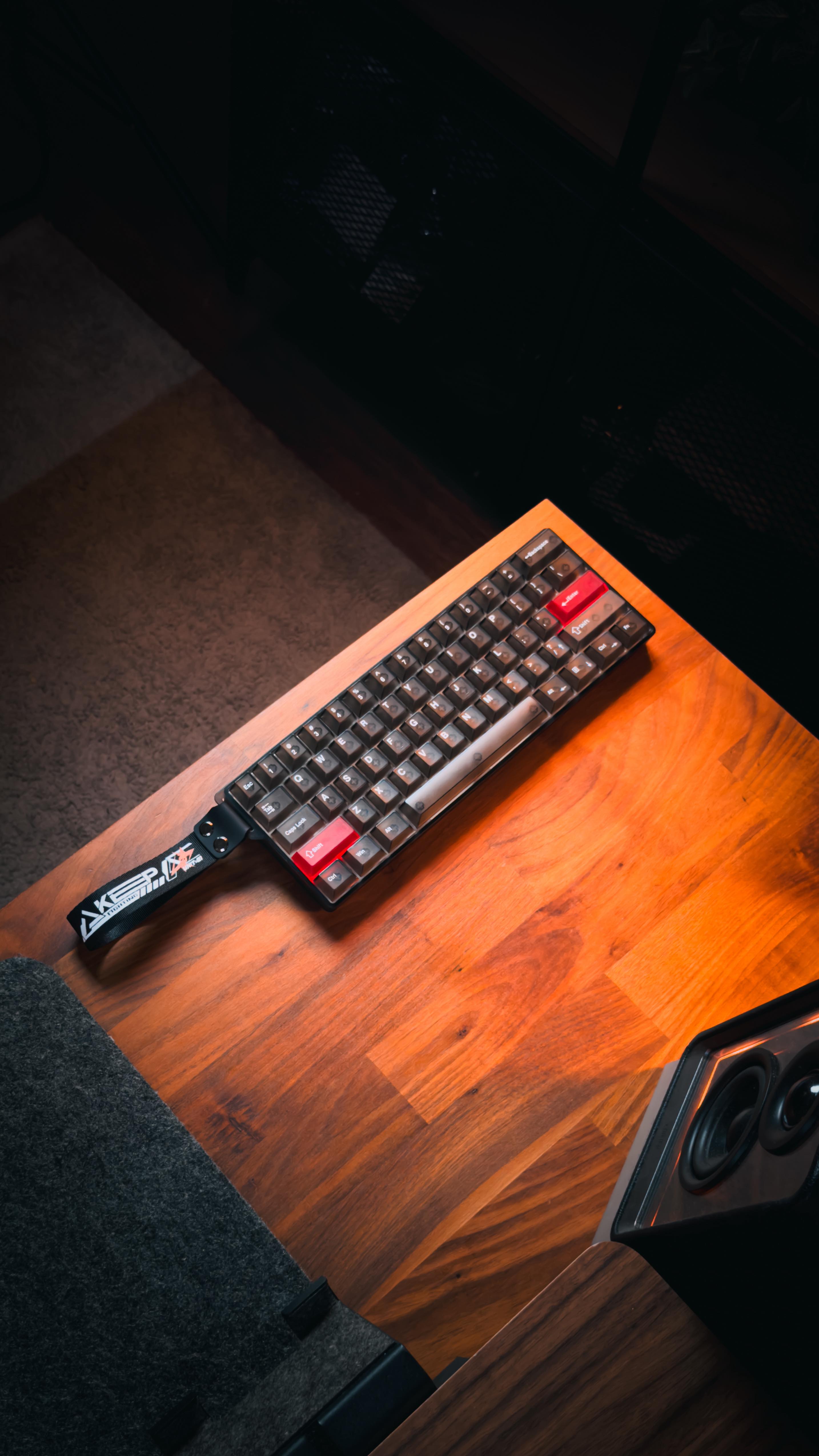 Instagram post by @harrisonniap for DAREU. Caption reads: [...] keyboard I’ve ever used ✨ This is the Dareu....