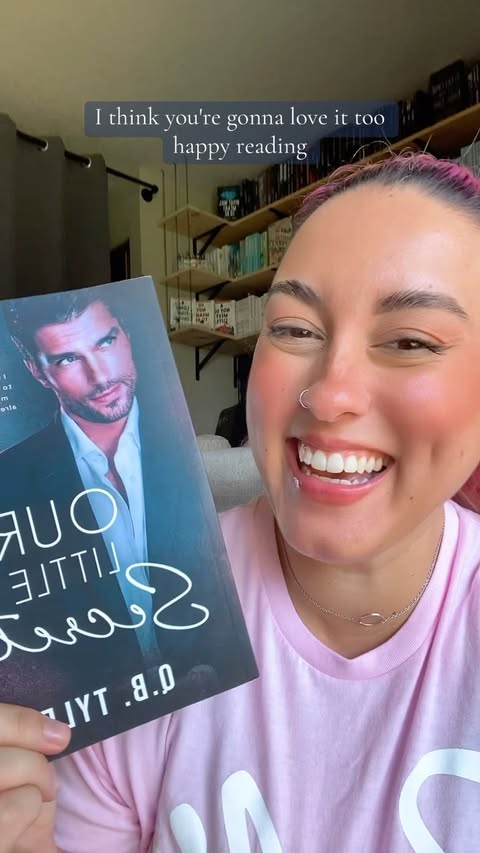 Instagram post by @romance.and.rose for GoodGirlsPR. Caption reads: [...] bag lol #booktok #bookmail #unboxing....