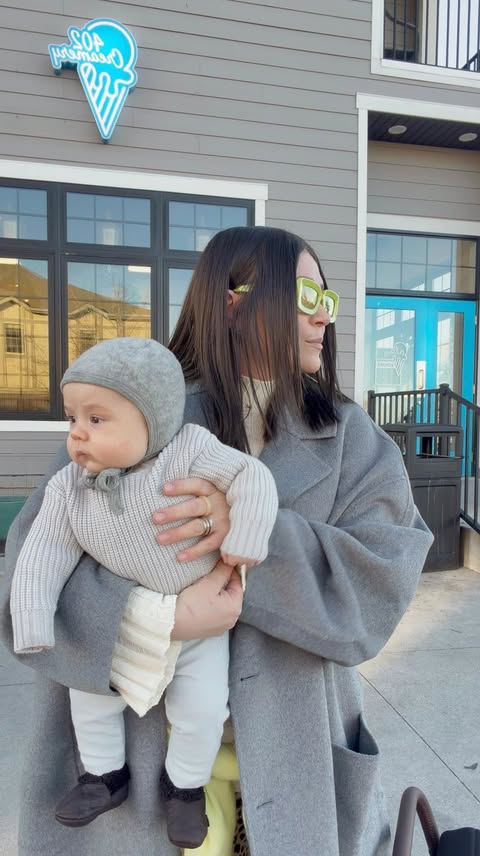 Instagram post by @yerikova_liubov for Mamazing. Caption reads: [...] It’s so convenient for every mom from....