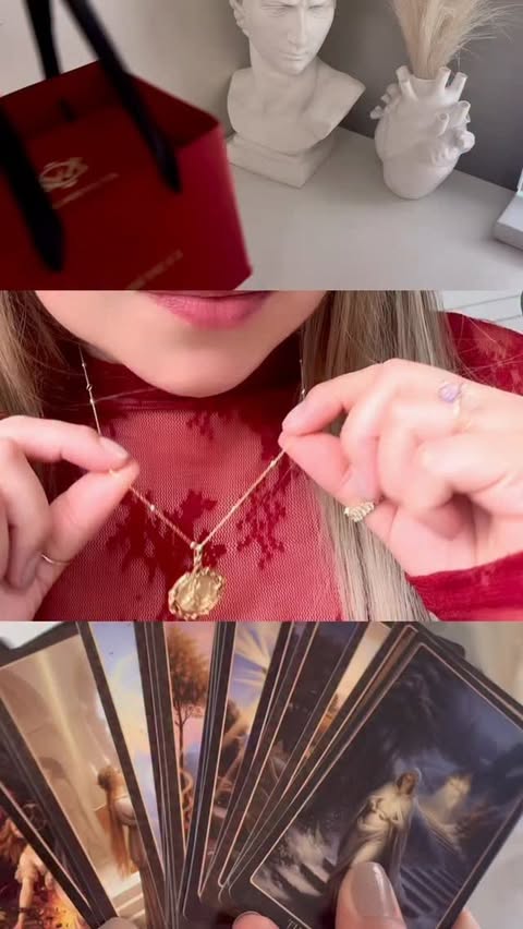 Instagram post by @karolsullivan for Vidawheel Jewelry. Caption reads: Wearing my @vidawheelofficial necklace ✨ 

The....