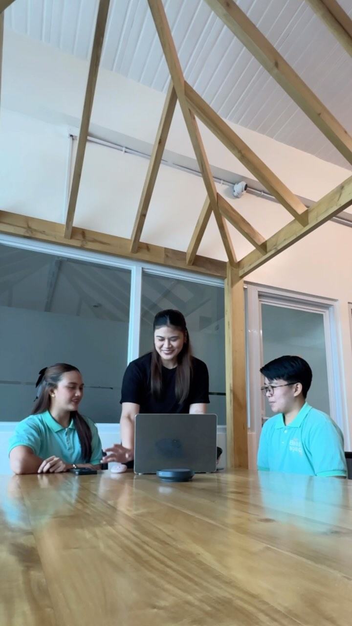 Instagram post by @carmelaloo08 for Jabra. Caption reads: [...] to get this! LOL You’re welcome! #JabraPH....