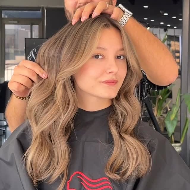 Instagram post by @firatdalgiic for Wella Professionals Chile. Caption reads: Soft Honey Blonde ✨
Saçlarda doğallığın ve....