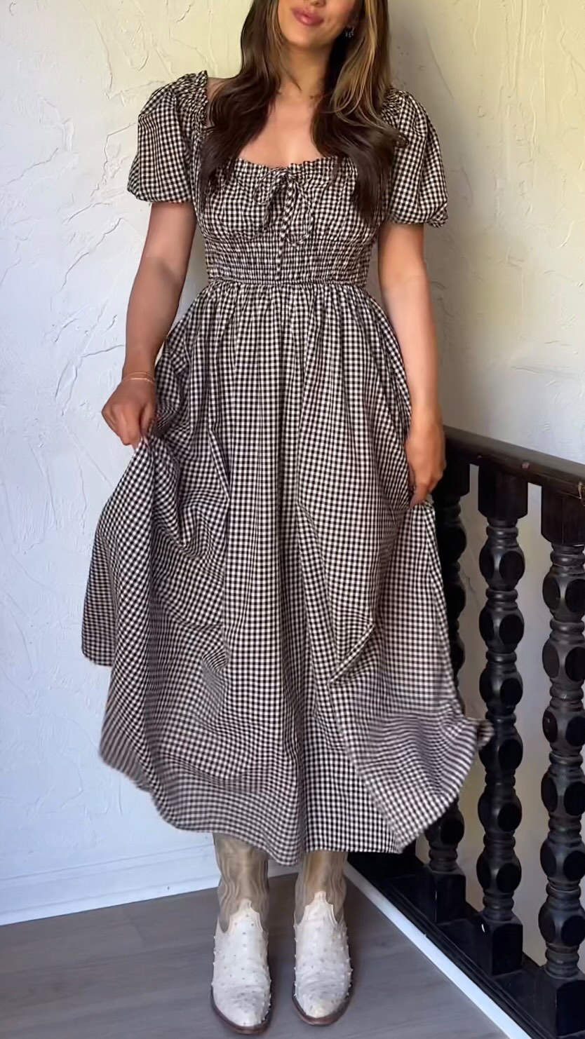 Instagram post by @samanthakatew for FashionPass. Caption reads: [...] 🫶🏼 outfits are rented from....