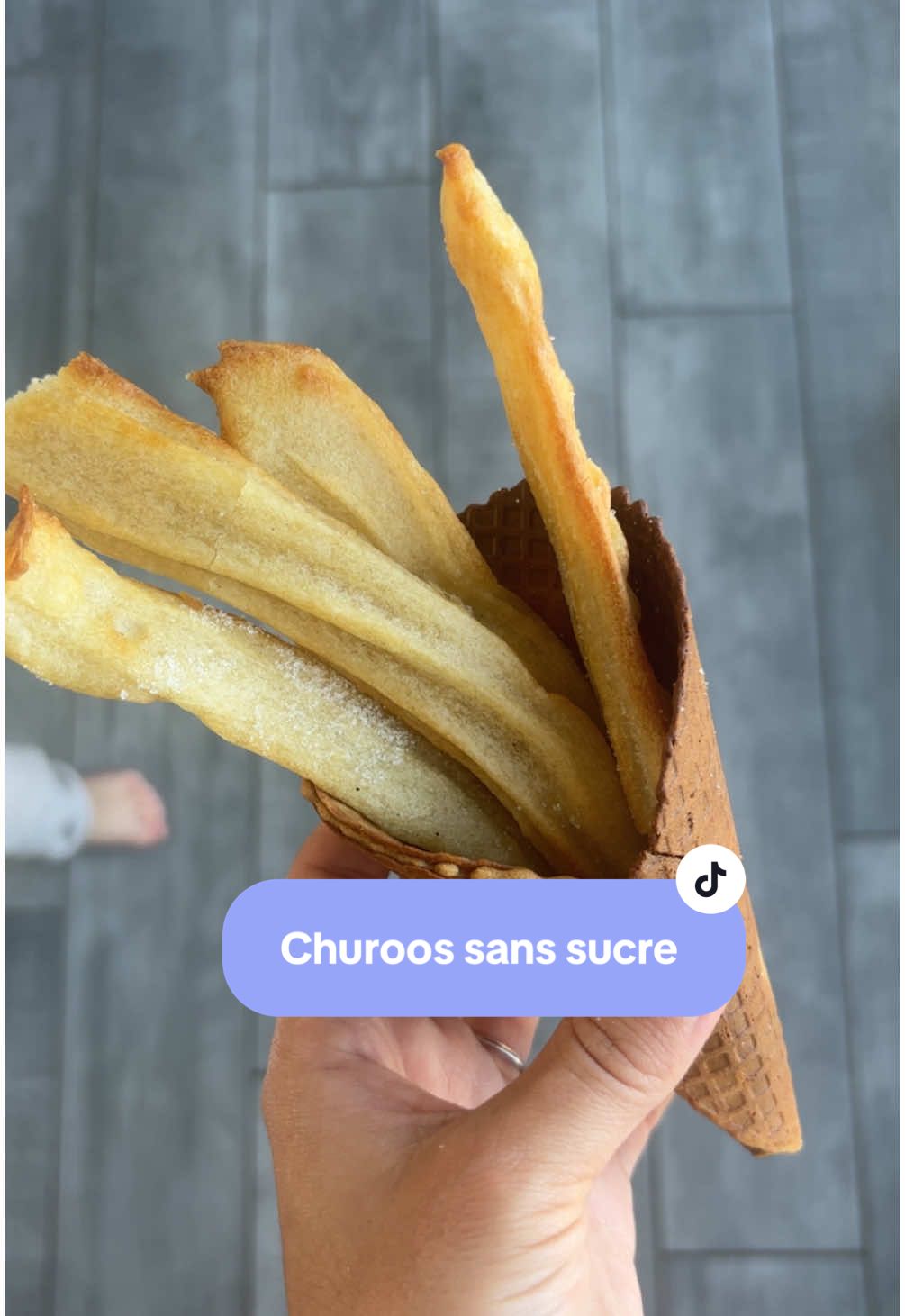 TikTok post by @evetdody for COSORI. Caption reads: Des churros pour bébé ??? Bien sûr que OUII  C’est....