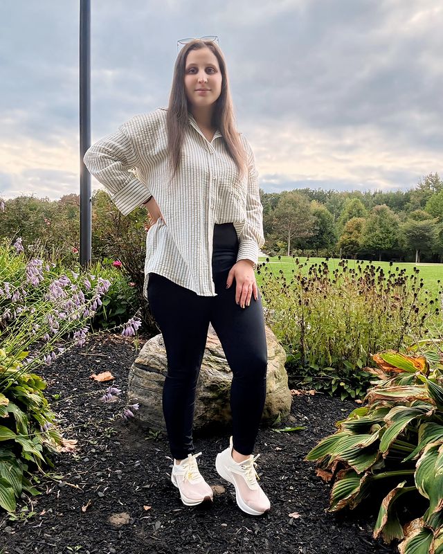 Instagram post by @aksana.yusupova for RBX Active. Caption reads: [...] Shoes @o_resilio.official AD leggings....