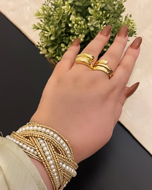 Instagram post by @modest_fashionista_uae for REDTAG. Caption reads: @redtagfashion #fashioninspo [...].