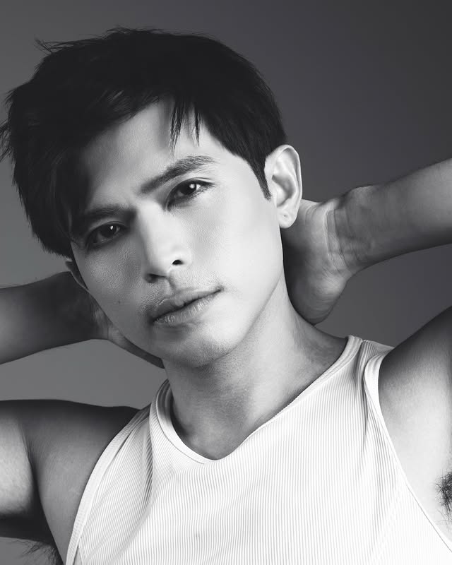 Instagram post by @unveiledbyyani for Good Molecules. Caption reads: Ain’t a problem if it’s in color or not.
What’s....