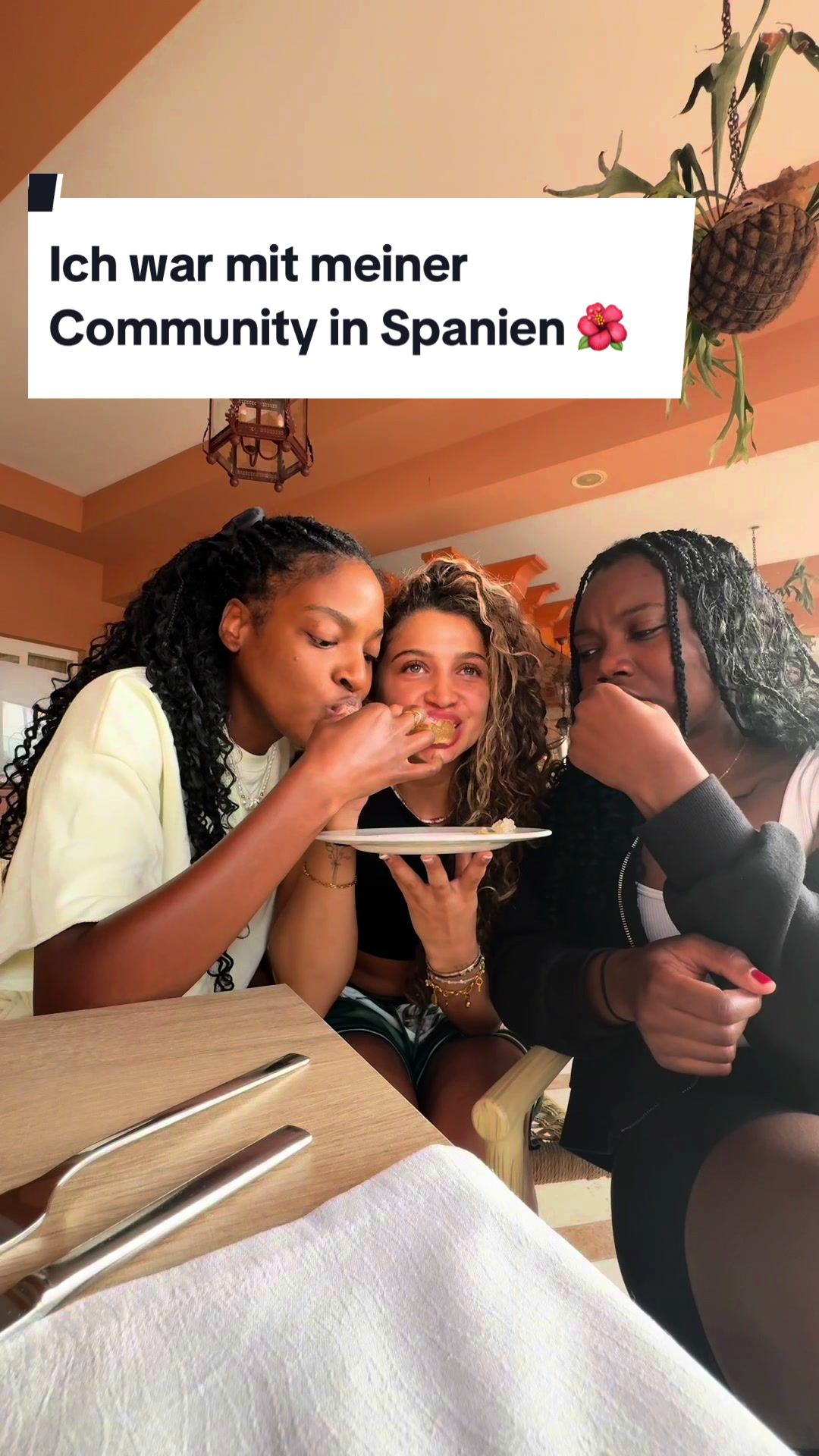 TikTok post by @joana.salamone for Hawaiian Tropic. Caption reads: [...] bei dem ersten Brand Trip von HAWAIIAN....