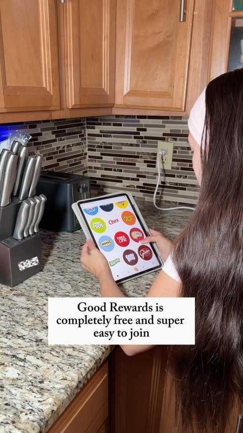 Instagram post by @couponingwithvane for General Mills. Caption reads: [...] easy to earn extra Fetch Points on General....
