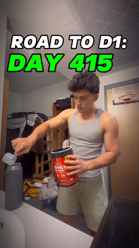 Instagram post by @troyyhornbeck for Six Star Pro Nutrition. Caption reads: [...] 415: another productive day with....