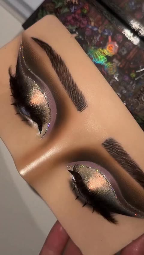 Instagram post by @wwow.beauty for CBeautyMall. Caption reads: [...] @freya86_ff CANDY PUPPET palette....