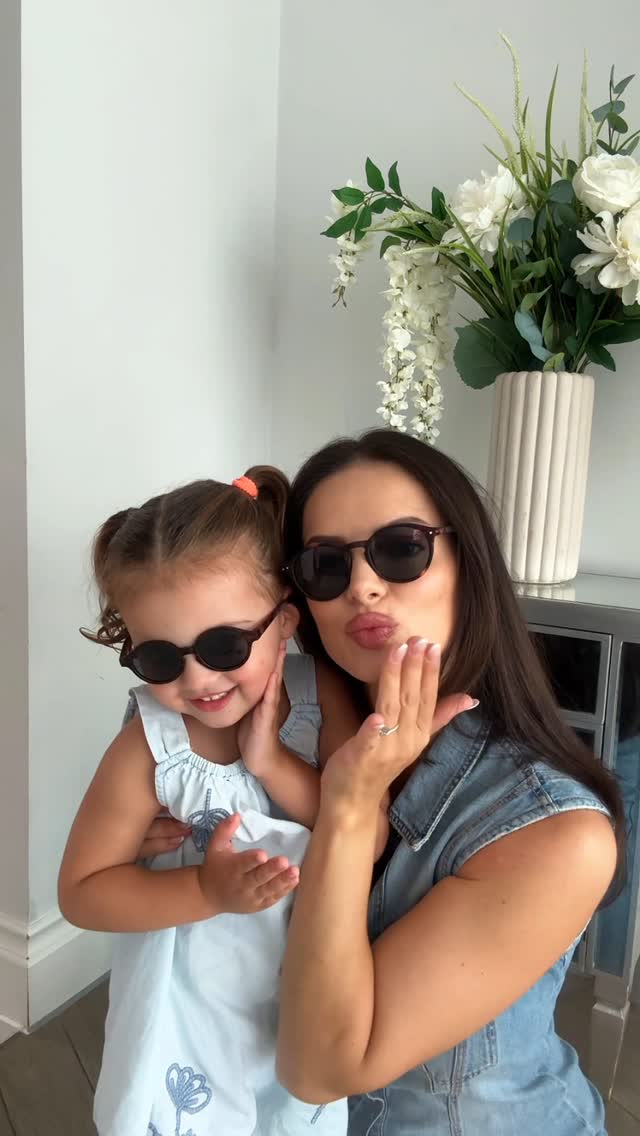 Instagram post by @torigerb for IZIPIZI. Caption reads: Matching in @izipizi 🕶️ 

#gifted #kidssunglasses....