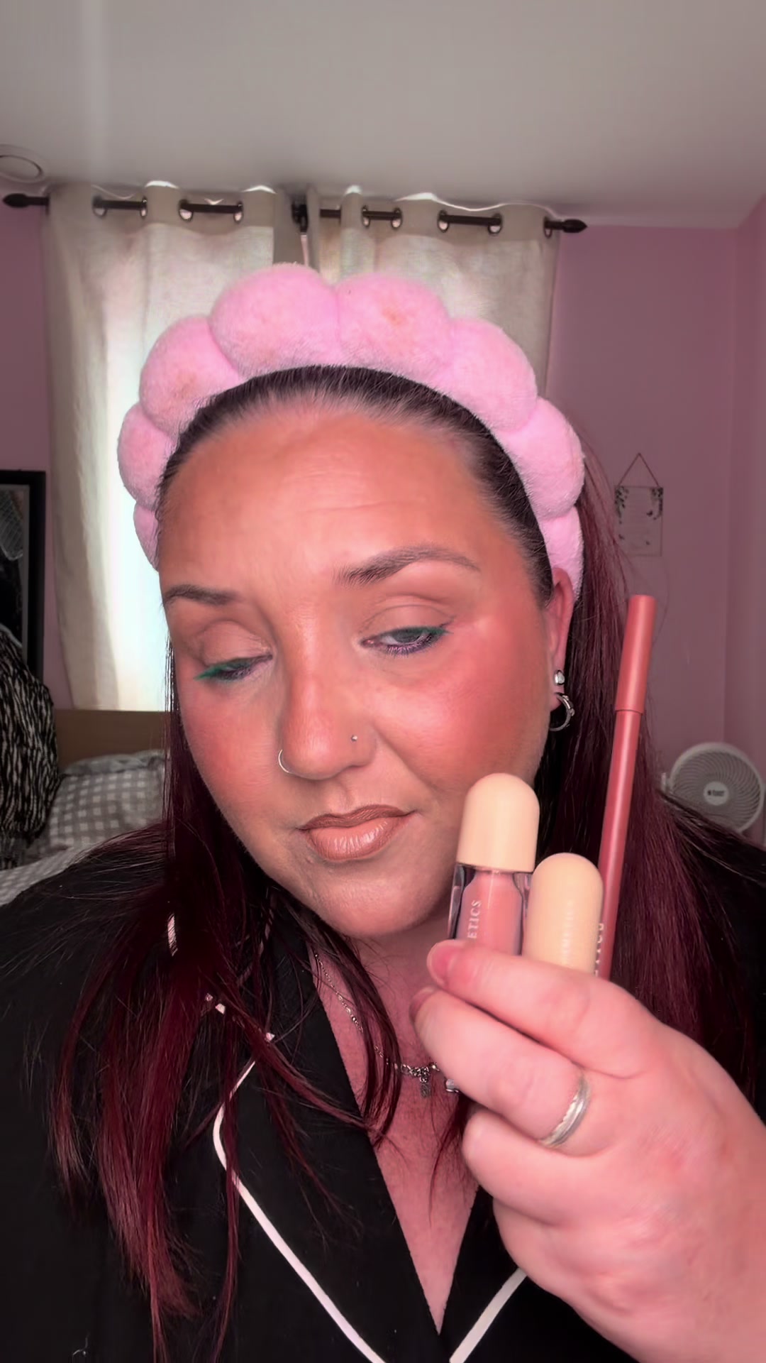 TikTok post by @martijeffs for HNB Cosmetics. Caption reads: New lip combo unlocked 🔓💋 @HNB Cosmetics 🤎 Soft....