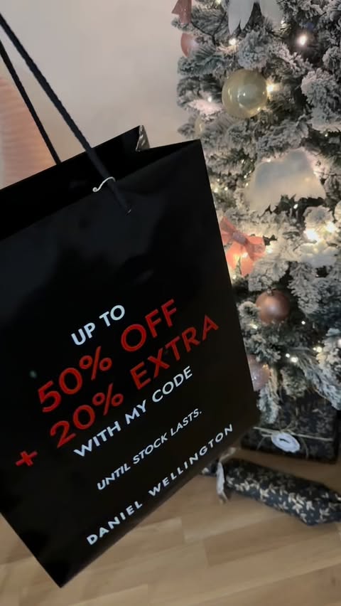 Instagram post by @iamjancakarbanovaofficial for Daniel Wellington. Caption reads: BLACK FRIDAY na @danielwellington znamená 50%....